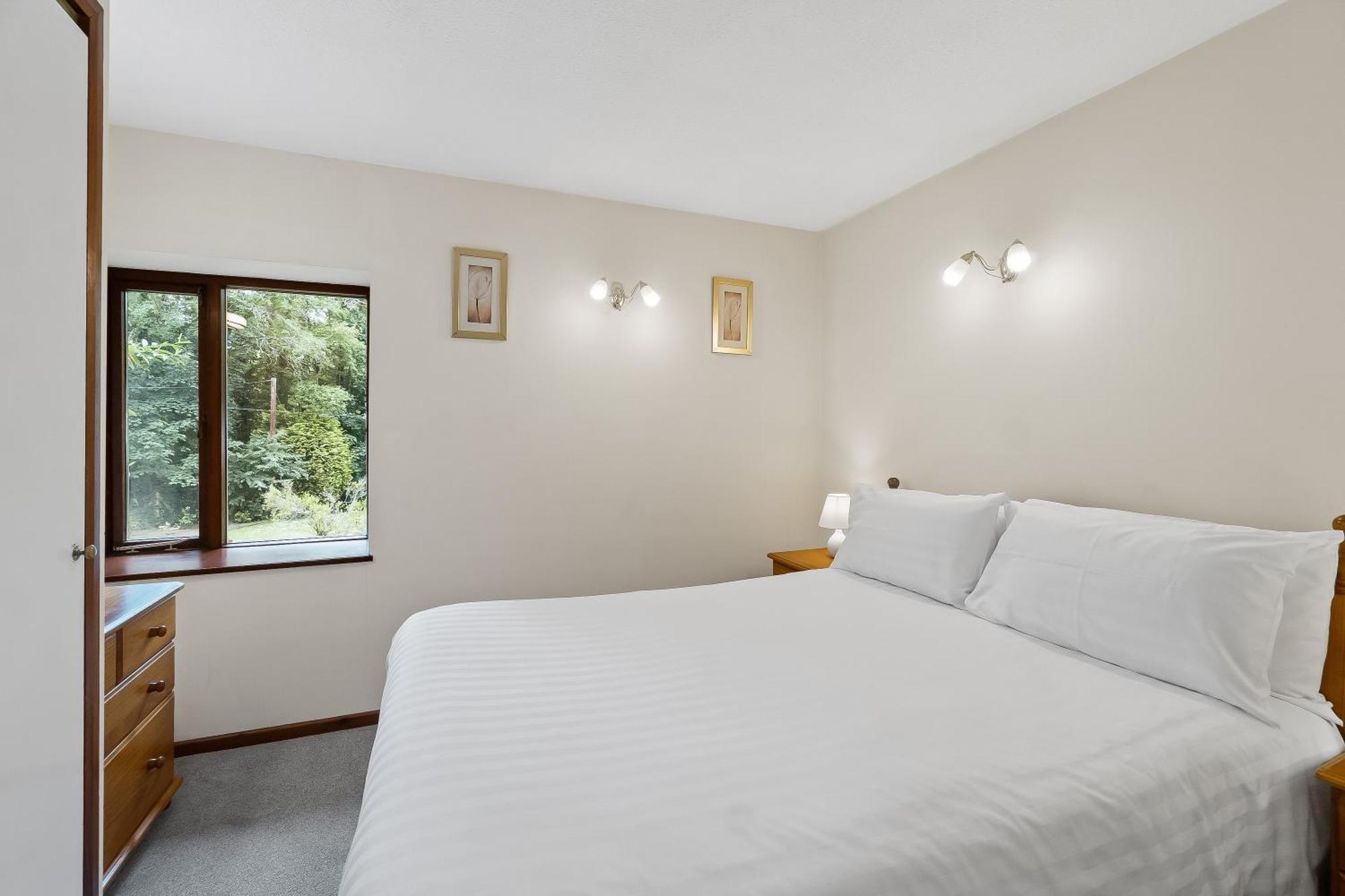 Crylla Valley Cottages - Access To Pool, Gym, Spa And More Saltash Room photo